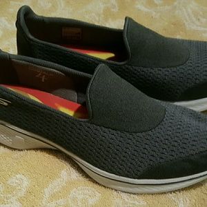 Ladies SKECHERS GOGA MAX Memory Foam  Quilted Slip